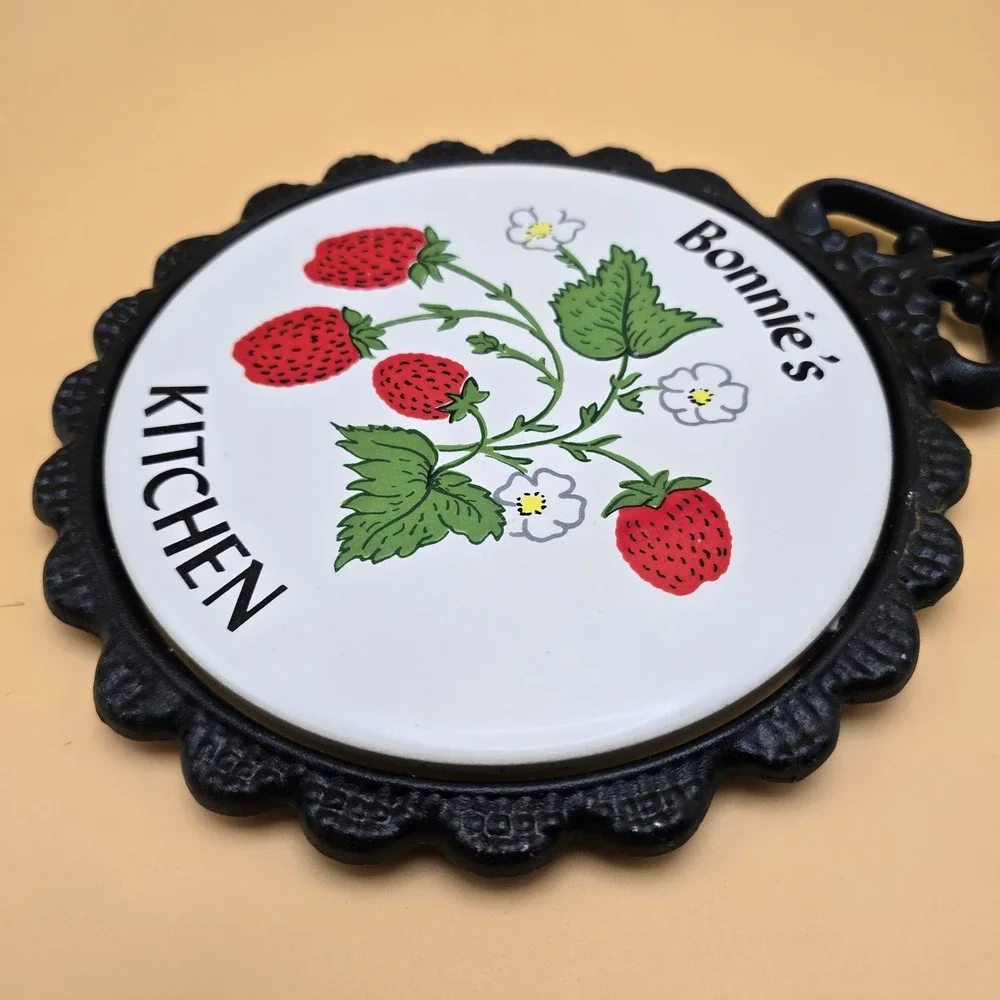 Vintage Mid-State Cast Iron Ceramic Strawberry Trivet Bonnies Kitchen Wall Decor